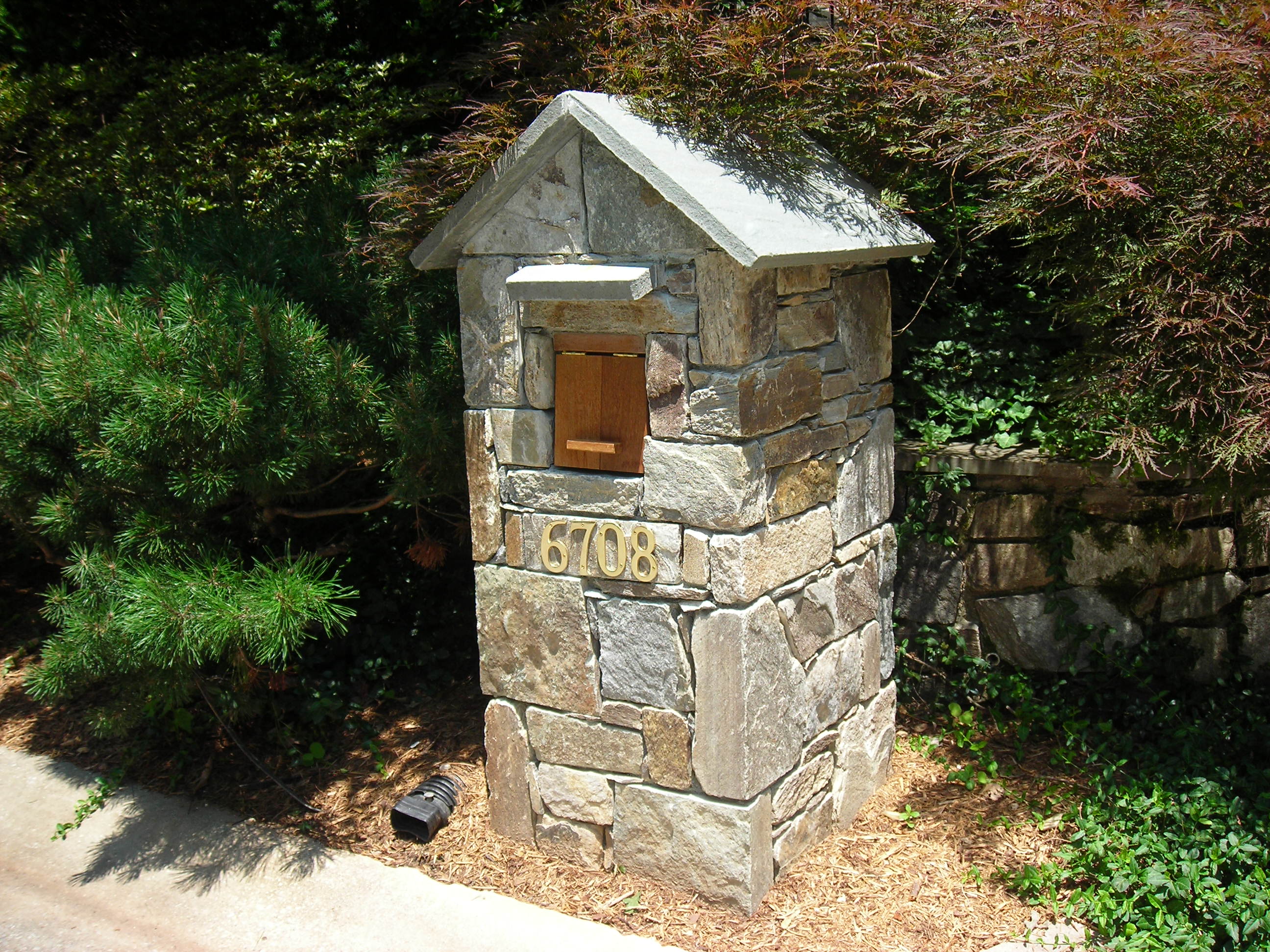 x-mailbox-001.JPG